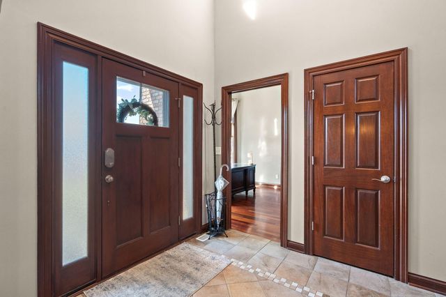 9112 W 96th Place, St. John, IN 46373