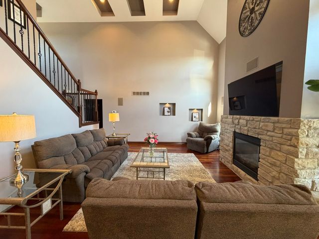 9112 W 96th Place, St. John, IN 46373