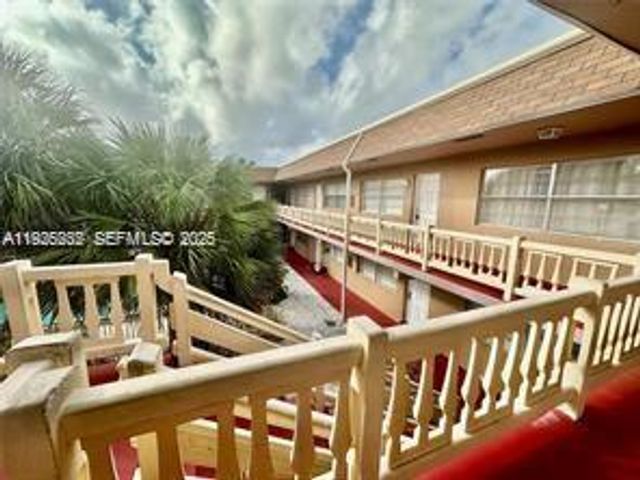 241 SE 9th Ave 106, Pompano Beach, FL 33060