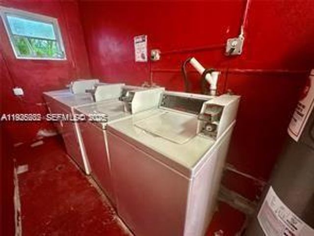 241 SE 9th Ave 106, Pompano Beach, FL 33060