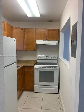 241 SE 9th Ave 106, Pompano Beach, FL 33060