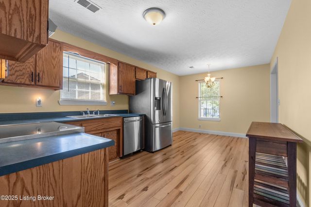 112 Cottage Ct, Bardstown, KY 40004