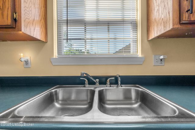 112 Cottage Ct, Bardstown, KY 40004