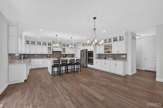 823 Silver Buck Lane, Chesterfield, MO 63005