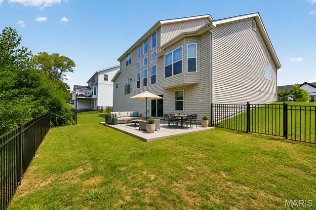 823 Silver Buck Lane, Chesterfield, MO 63005