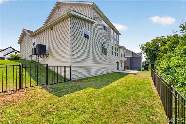 823 Silver Buck Lane, Chesterfield, MO 63005