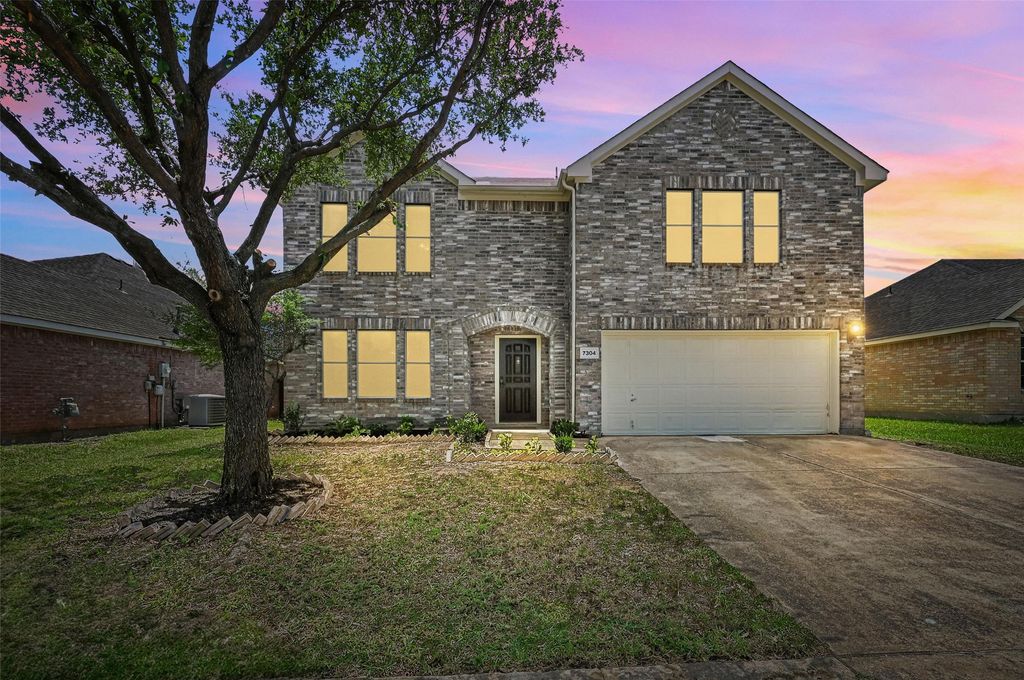 7304 Lake Whitney Drive, Arlington, TX 76002