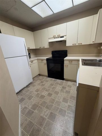 47 EMERALD BAY DRIVE, Oldsmar, FL 34677