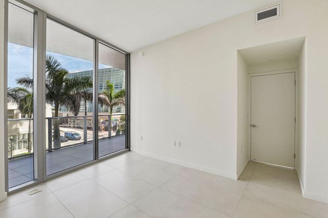 1400 BISCAYNE Boulevard 201, Miami, FL 33132