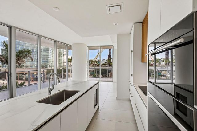 1400 BISCAYNE Boulevard 201, Miami, FL 33132