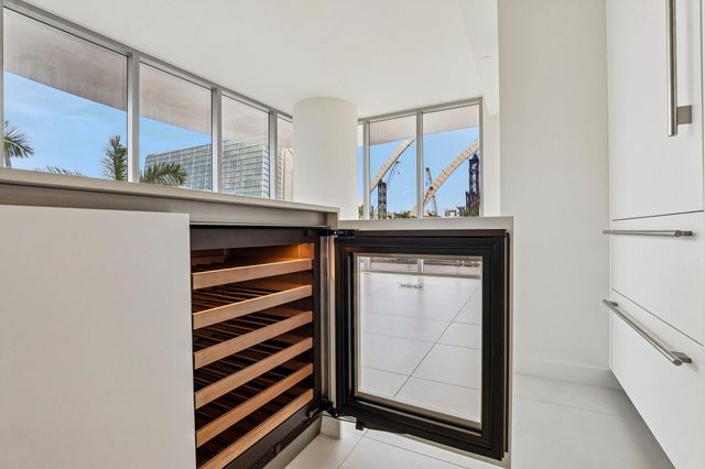 1400 BISCAYNE Boulevard 201, Miami, FL 33132
