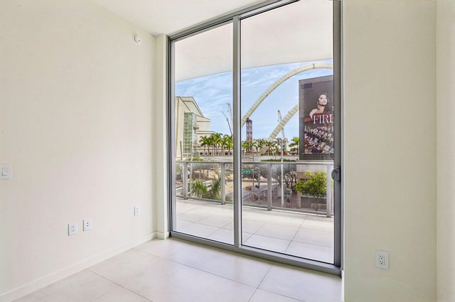 1400 BISCAYNE Boulevard 201, Miami, FL 33132
