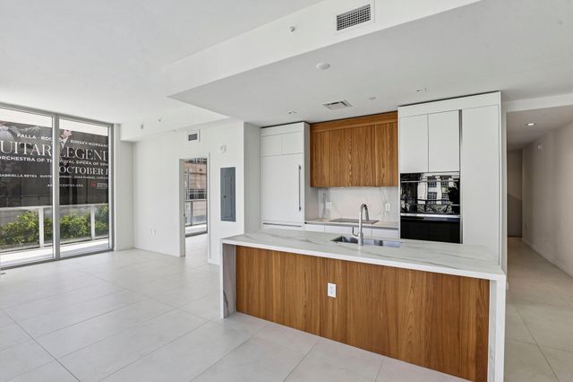 1400 BISCAYNE Boulevard 201, Miami, FL 33132