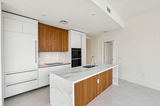 1400 BISCAYNE Boulevard 201, Miami, FL 33132