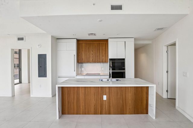 1400 BISCAYNE Boulevard 201, Miami, FL 33132
