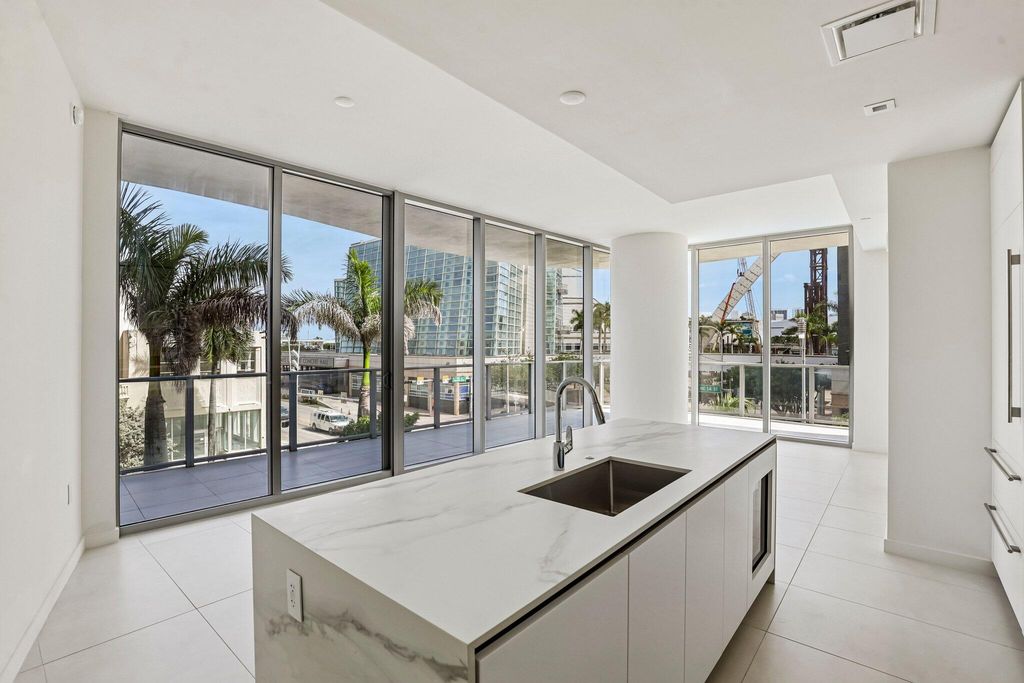 1400 BISCAYNE Boulevard 201, Miami, FL 33132