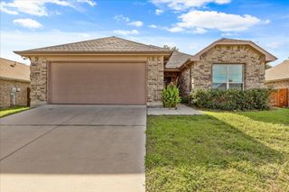 713 Oakmont Drive, Ennis, TX 75119