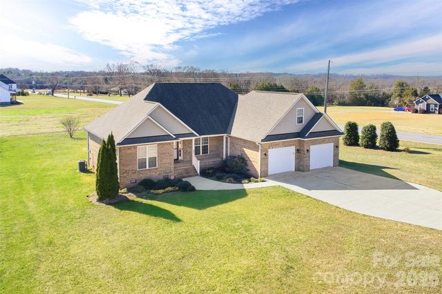 884 Clear Creek Circle, Lincolnton, NC 28092