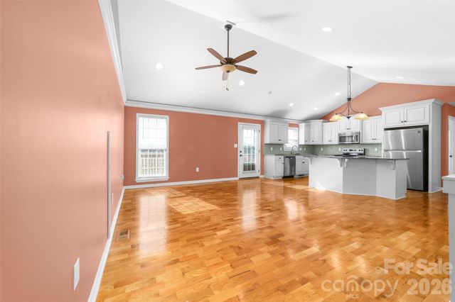 884 Clear Creek Circle, Lincolnton, NC 28092