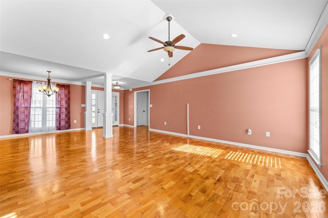 884 Clear Creek Circle, Lincolnton, NC 28092