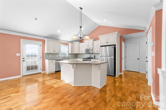 884 Clear Creek Circle, Lincolnton, NC 28092