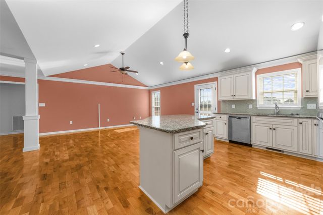 884 Clear Creek Circle, Lincolnton, NC 28092