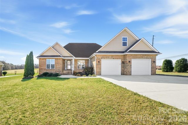 884 Clear Creek Circle, Lincolnton, NC 28092