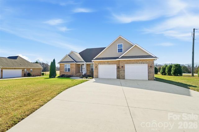 884 Clear Creek Circle, Lincolnton, NC 28092