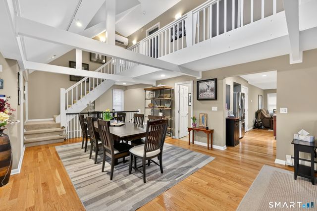 21 Lakeview Boulevard, Avon, CT 06001