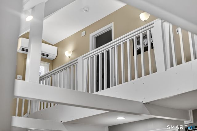 21 Lakeview Boulevard, Avon, CT 06001