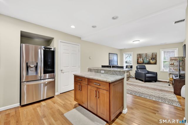 21 Lakeview Boulevard, Avon, CT 06001