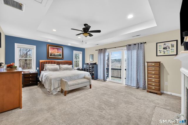 21 Lakeview Boulevard, Avon, CT 06001