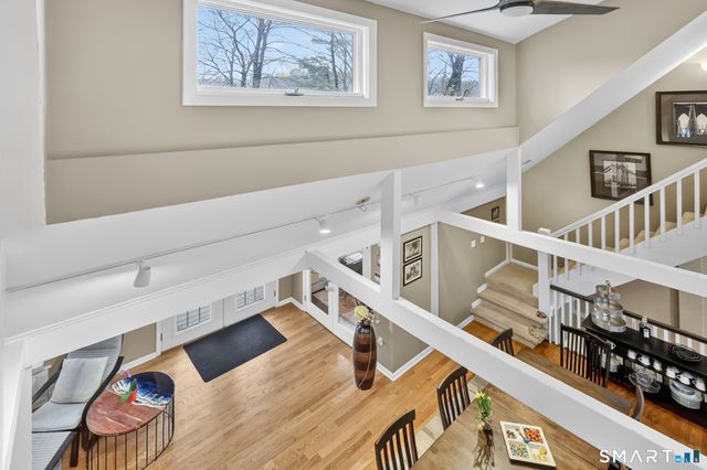 21 Lakeview Boulevard, Avon, CT 06001