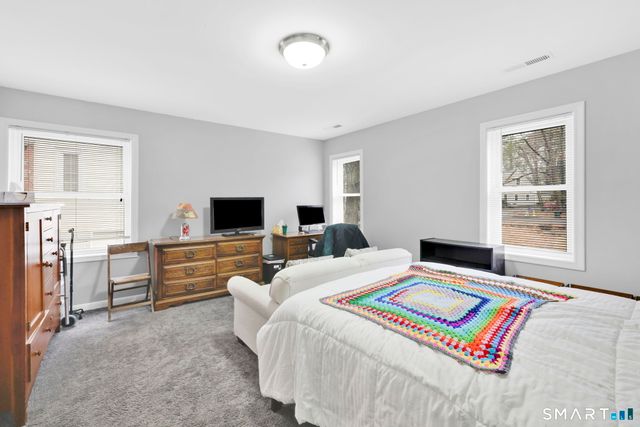 21 Lakeview Boulevard, Avon, CT 06001