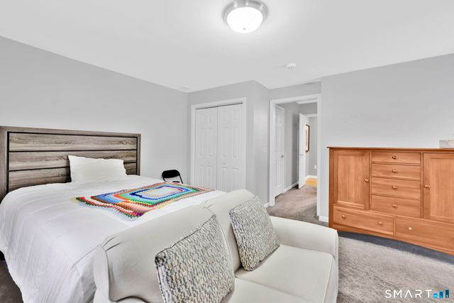 21 Lakeview Boulevard, Avon, CT 06001