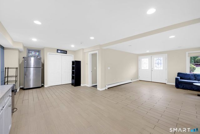 21 Lakeview Boulevard, Avon, CT 06001