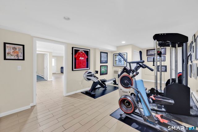 21 Lakeview Boulevard, Avon, CT 06001