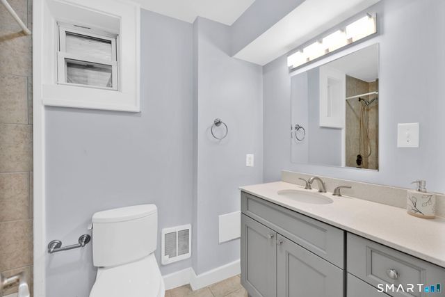 21 Lakeview Boulevard, Avon, CT 06001