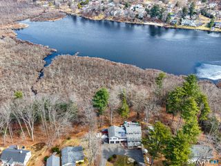 21 Lakeview Boulevard, Avon, CT 06001