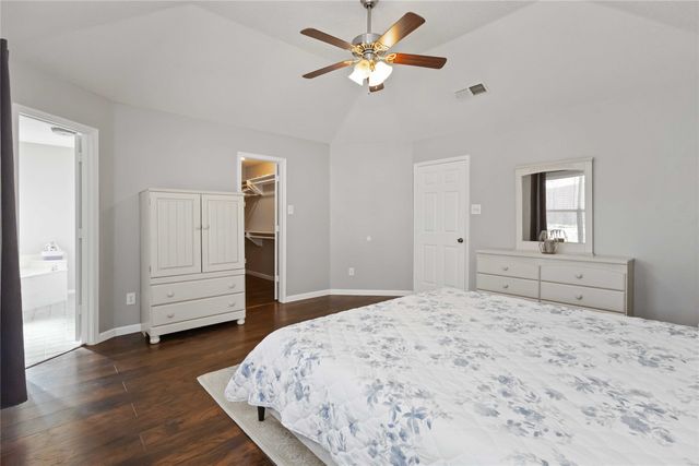 425 Kelley Court, Fort Worth, TX 76120