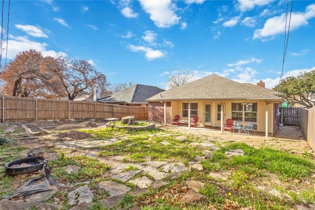 425 Kelley Court, Fort Worth, TX 76120