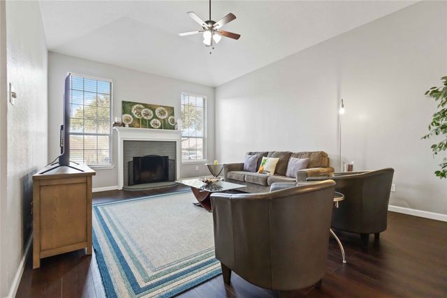 425 Kelley Court, Fort Worth, TX 76120