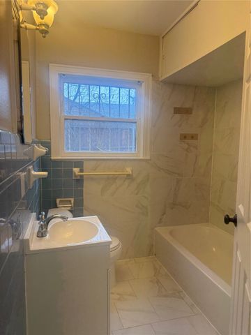 2629 Bowling Green Avenue, Dallas, TX 75216