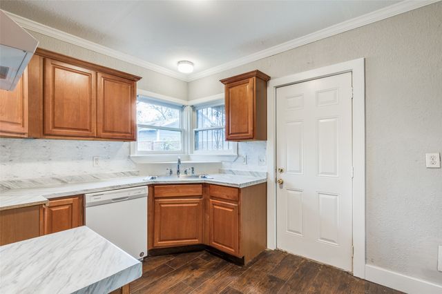 2629 Bowling Green Avenue, Dallas, TX 75216