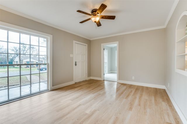 2629 Bowling Green Avenue, Dallas, TX 75216