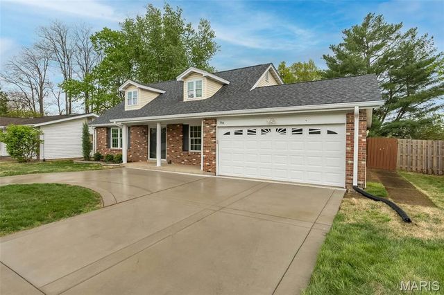 716 Reinke Road, Ballwin, MO 63021
