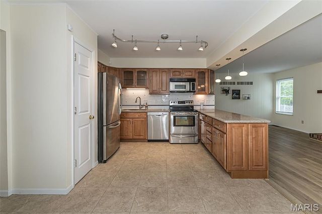 716 Reinke Road, Ballwin, MO 63021