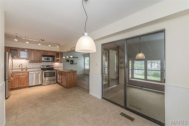 716 Reinke Road, Ballwin, MO 63021