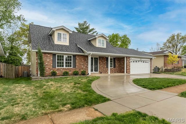 716 Reinke Road, Ballwin, MO 63021