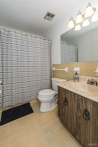 716 Reinke Road, Ballwin, MO 63021